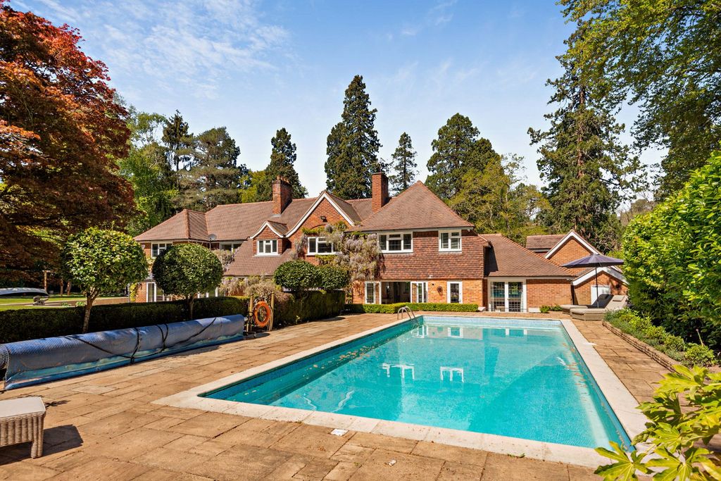 Property photo 1 of 32 Pool Area