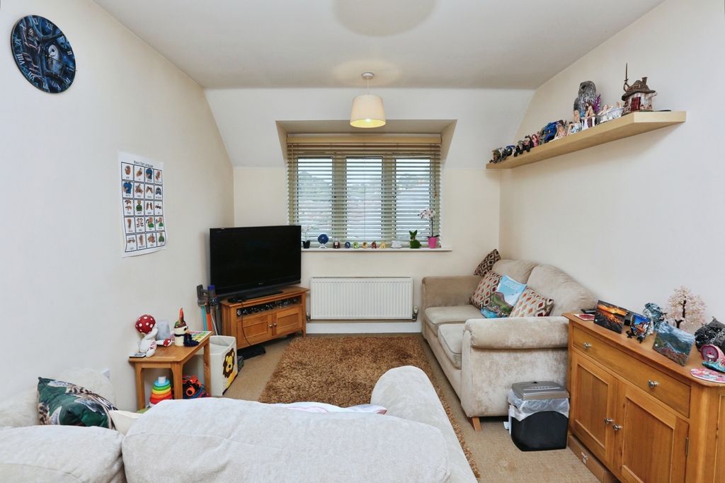 Property photo 3 of 9 Pbox-Img.Jpg