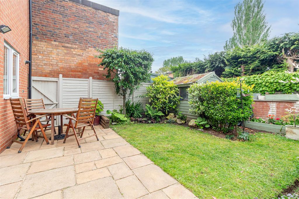 Property photo 3 of 19 Garden-1.Jpg