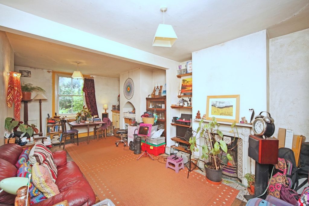 Property photo 2 of 15 Pbox-Img.Jpg