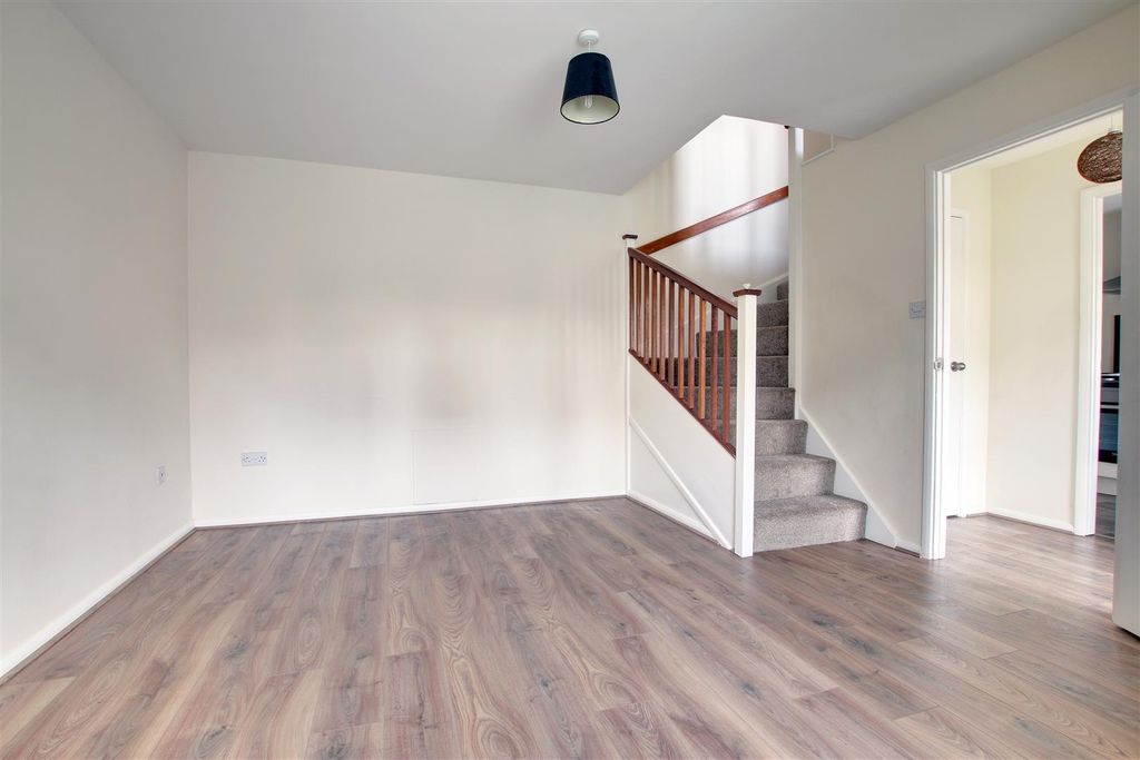 Property photo 2 of 8 Img_2262-Img_2264.Jpg