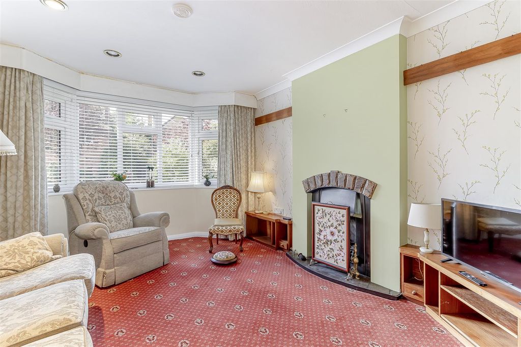 Property photo 2 of 19 Lounge - A.Jpg