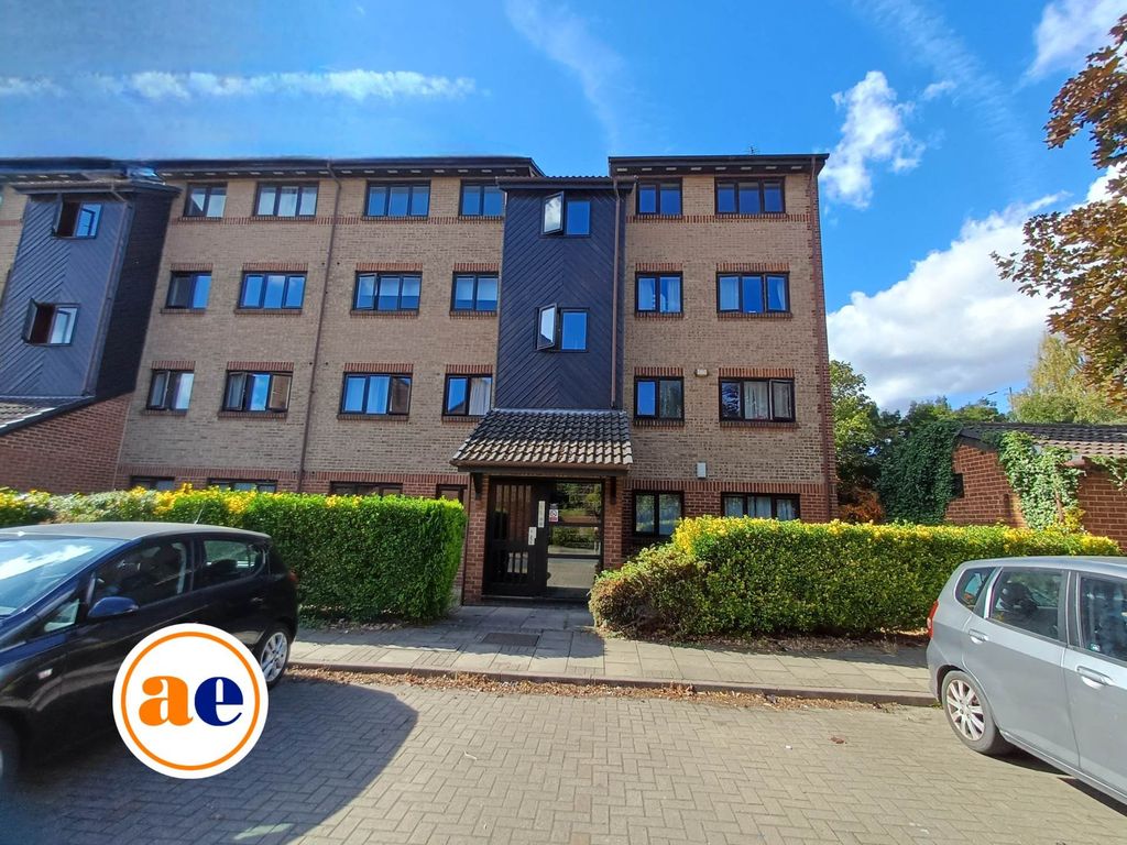 Property photo 1 of 12