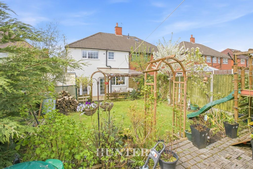 Property photo 2 of 20 38 Stannycliffe Lane (24).Jpg