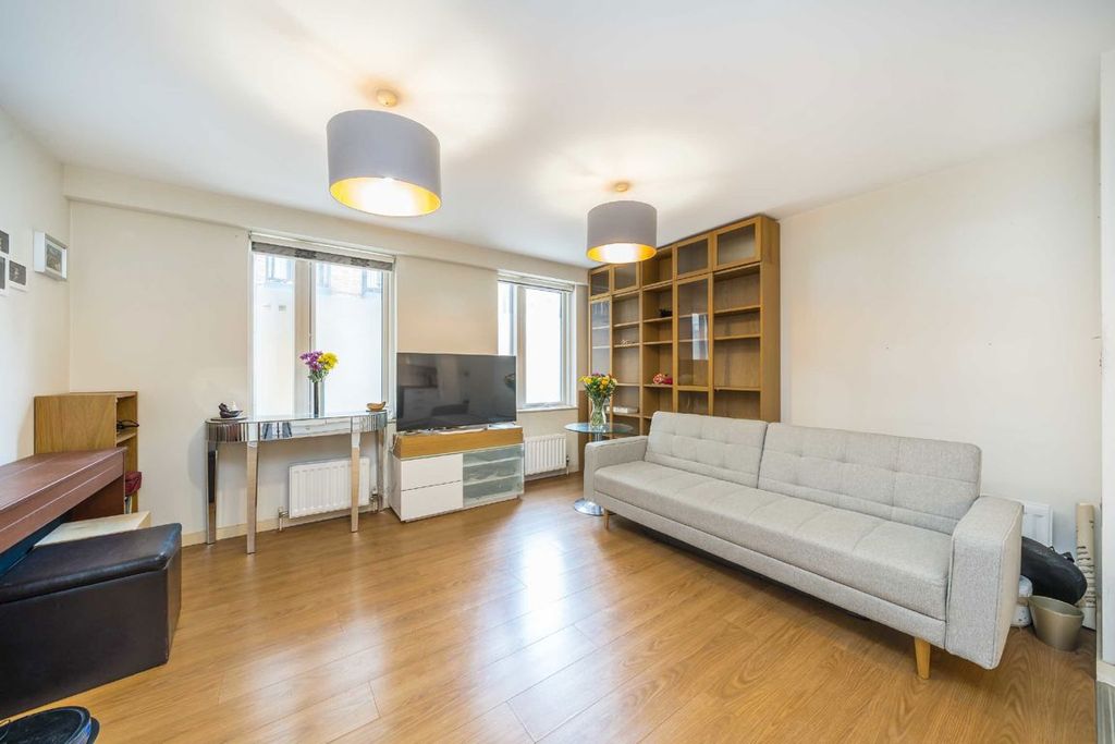 Property photo 3 of 7