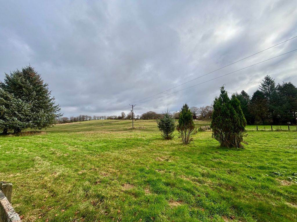 Property photo 2 of 24