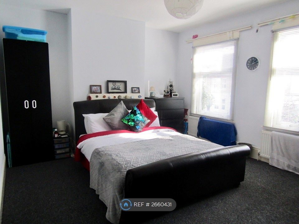 Property photo 2 of 12