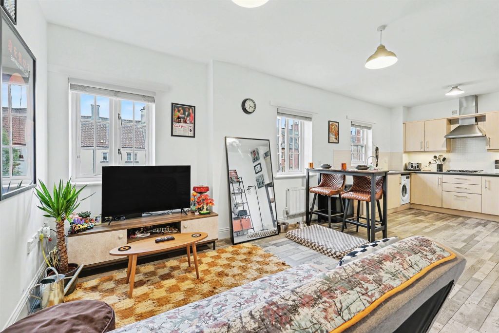 Property photo 2 of 13