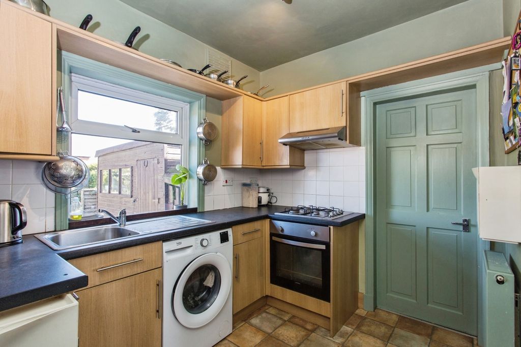 Property photo 3 of 16 Kitchen