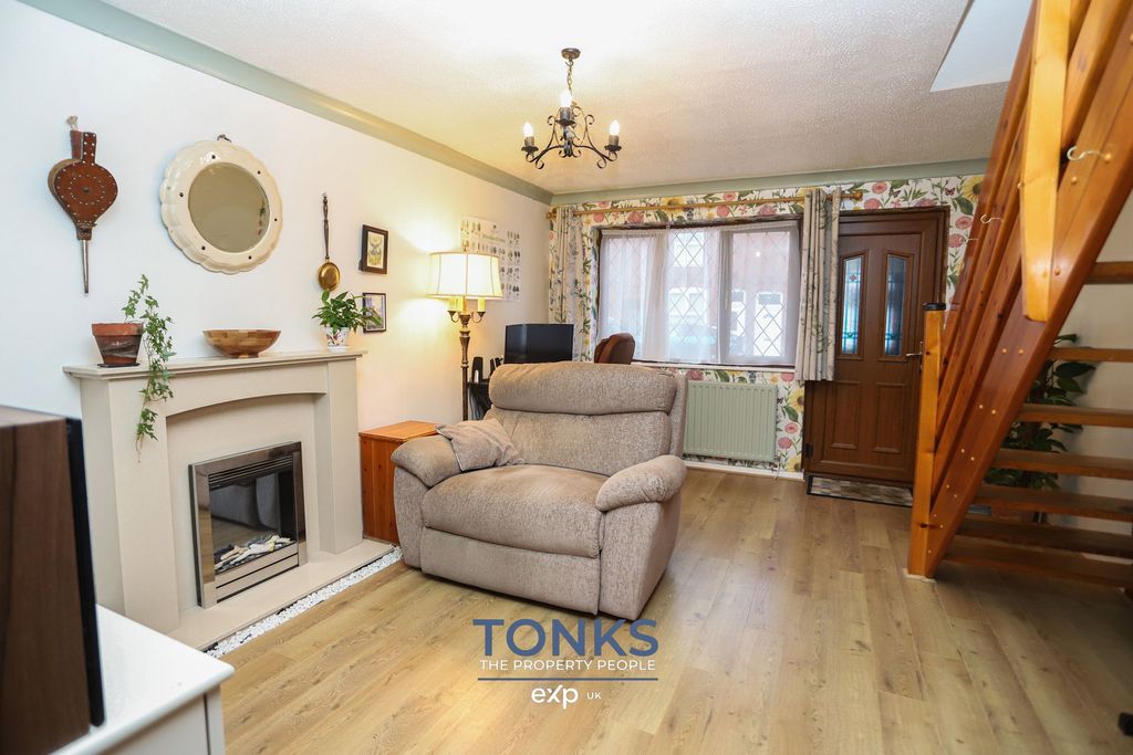 Property photo 2 of 12