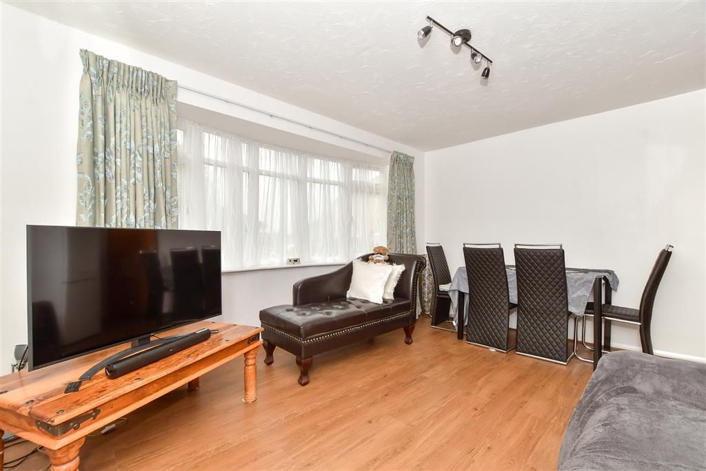 Property photo 3 of 6 Lounge/Diner