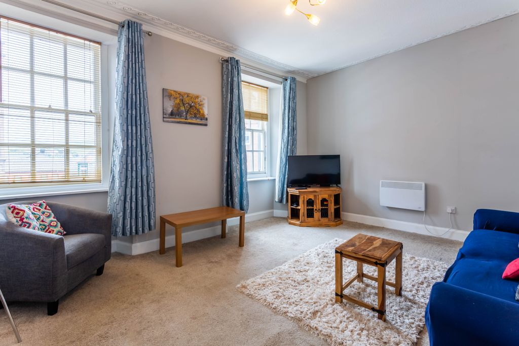 Property photo 2 of 30