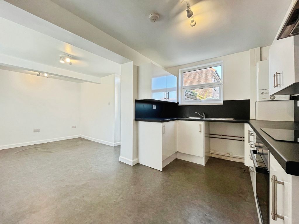Property photo 3 of 21 4140579