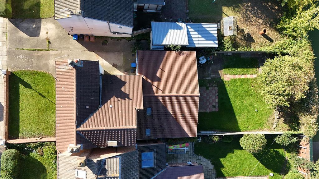 Property photo 2 of 25 Birdseye Plot