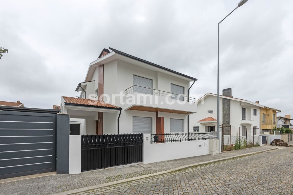 Property photo 1 of 47