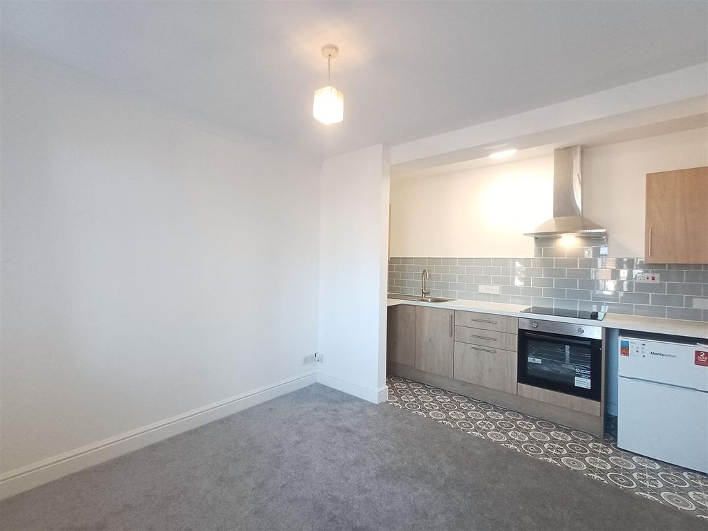 Property photo 2 of 10 Living1.Jpg