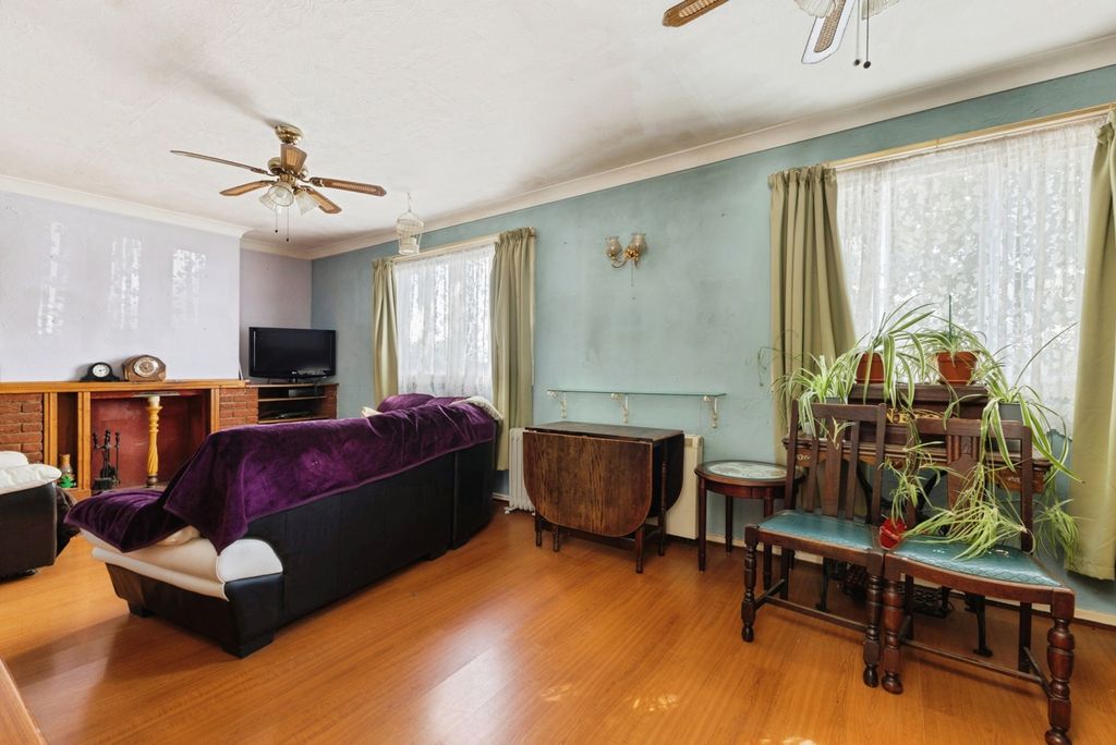Property photo 3 of 16 Pbox-Img.Jpg