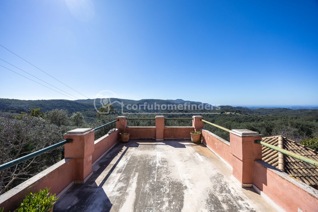 Property photo 2 of 21 Large Terrace
