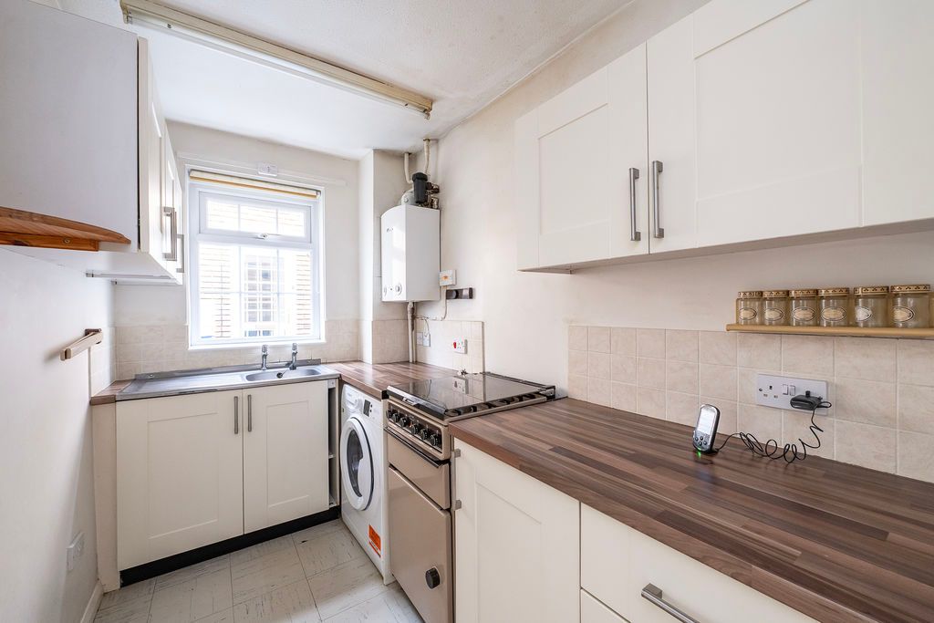 Property photo 3 of 10 Photo 2