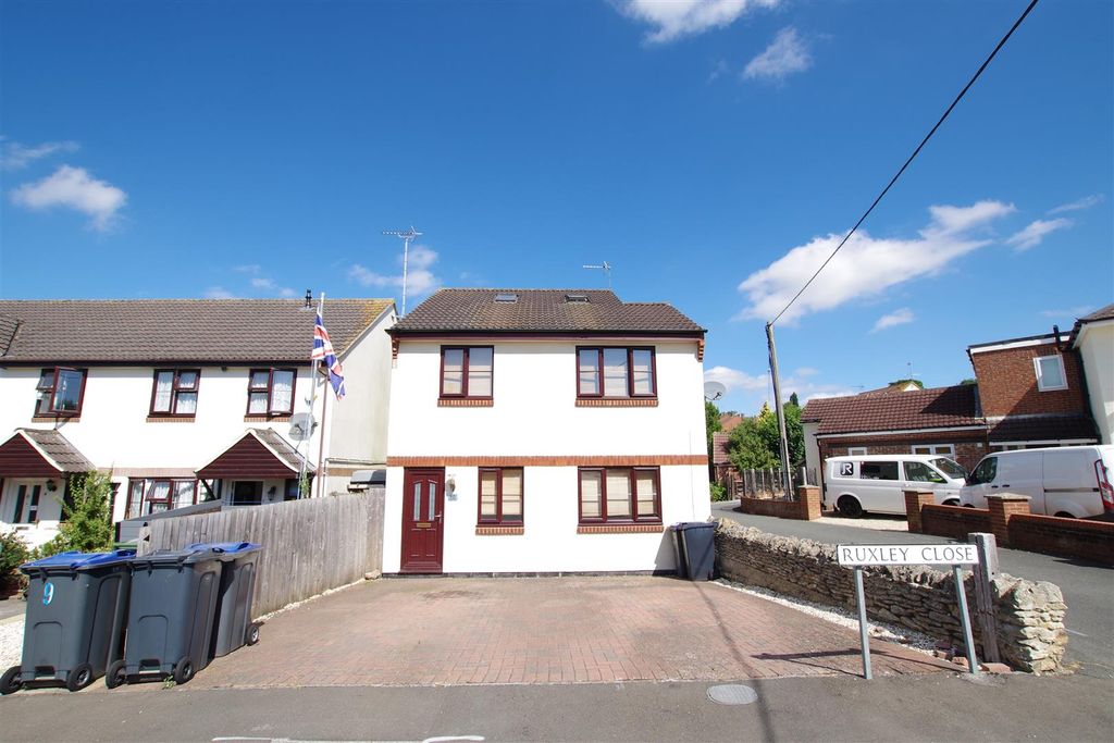 Property photo 1 of 9
