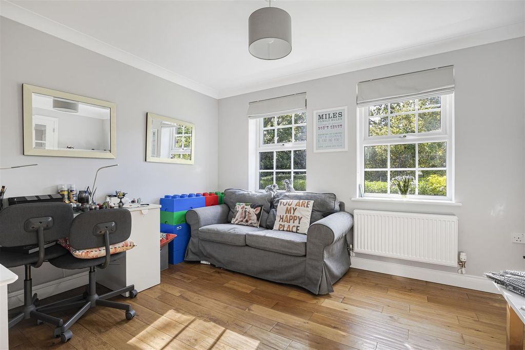 Property photo 3 of 24