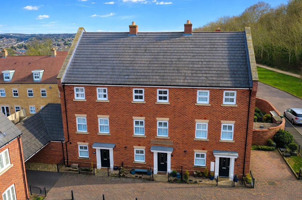 Property photo 1 of 26 4.Png