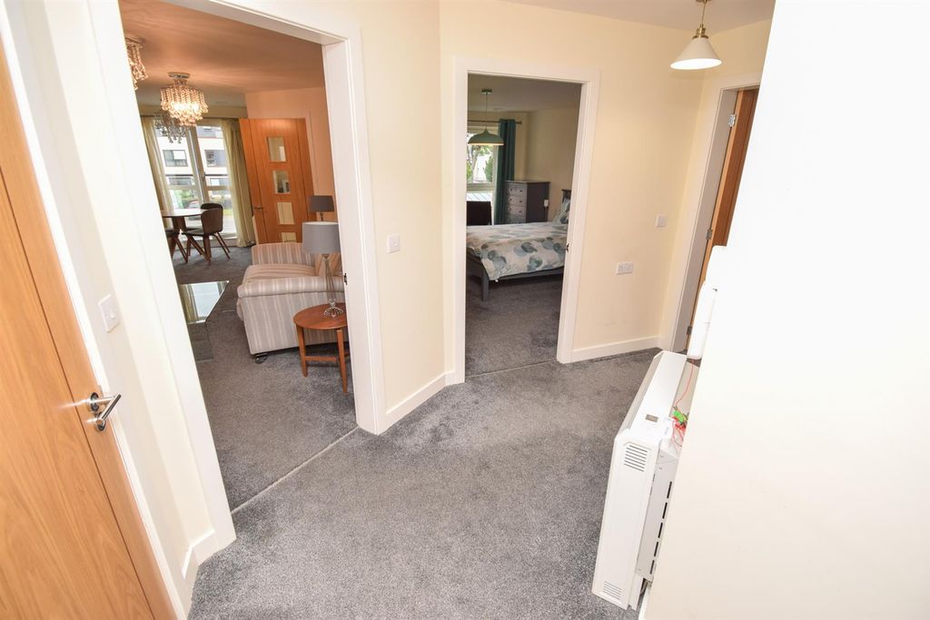 Property photo 3 of 32 Entrance Hall-2.Jpg
