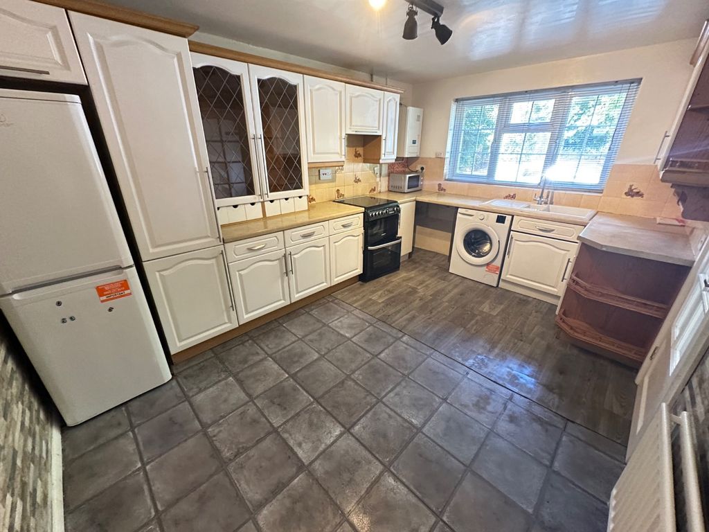 Property photo 3 of 9 4515593