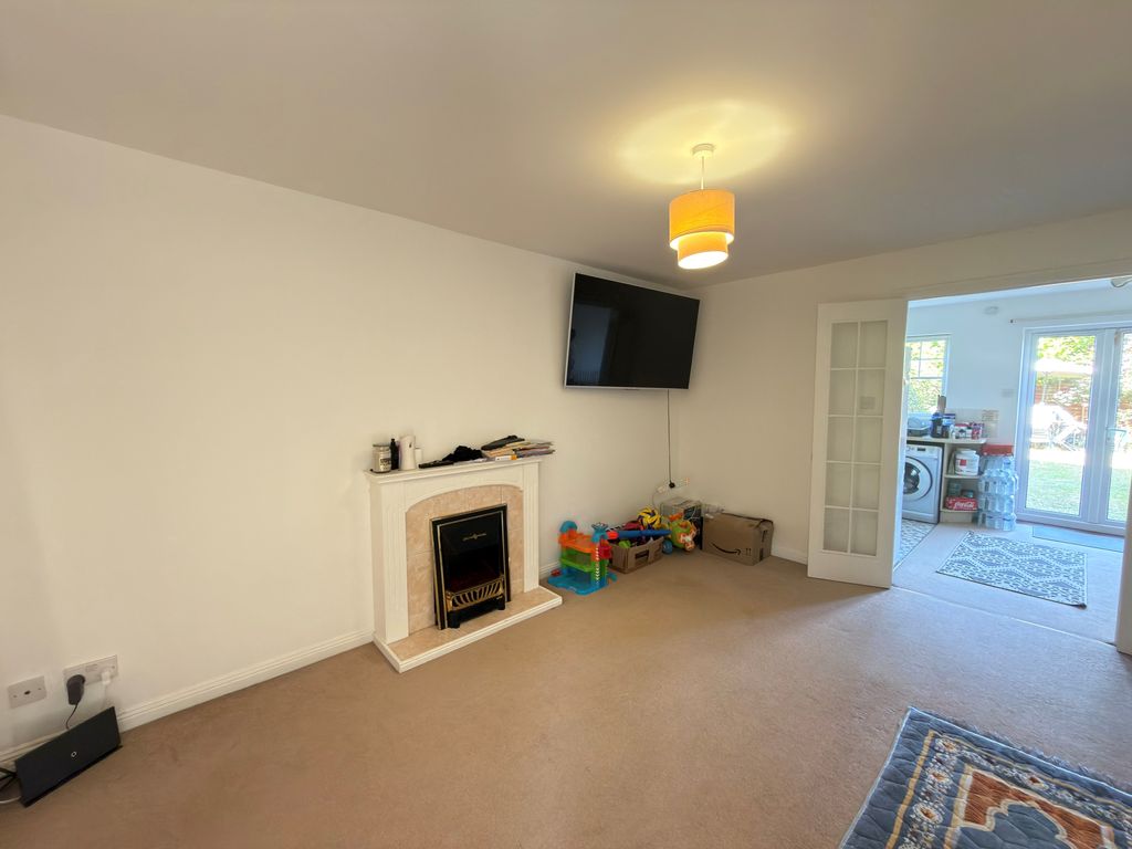 Property photo 2 of 7