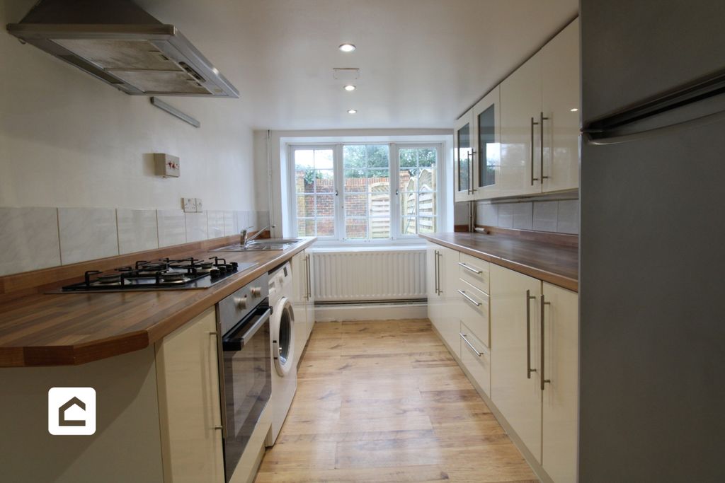 Property photo 3 of 8 3