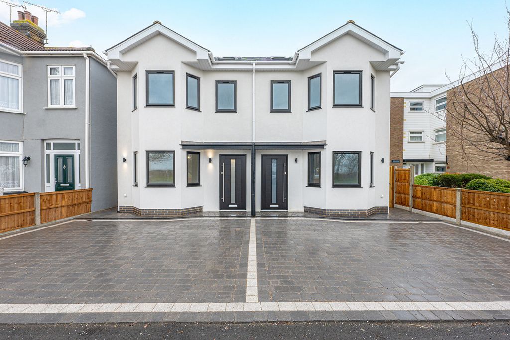 Property photo 1 of 27