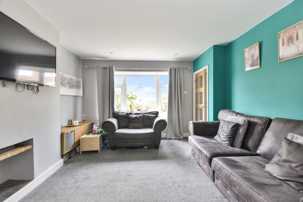 Property photo 2 of 12