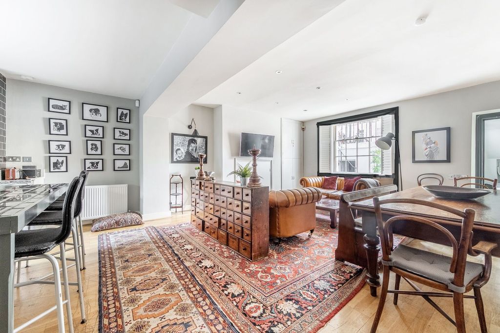 Property photo 1 of 31