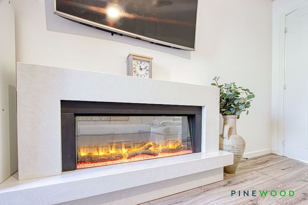 Property photo 3 of 25 Living Room