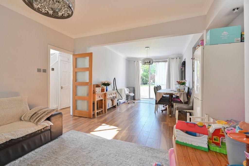 Property photo 3 of 17