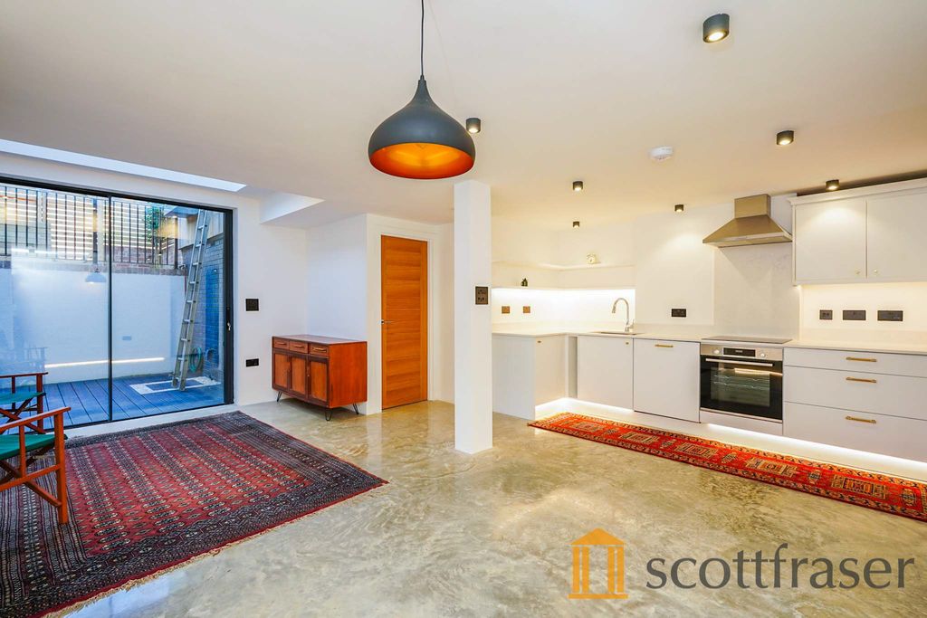 Property photo 2 of 12 2