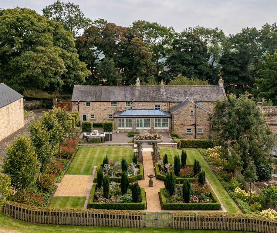 Property photo 1 of 31