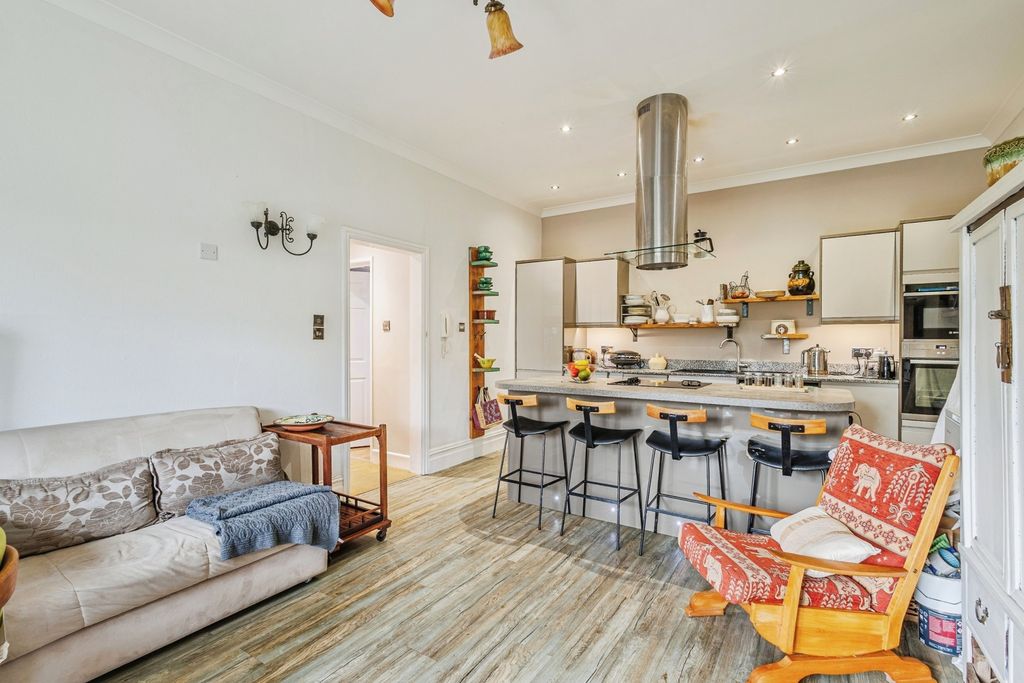 Property photo 2 of 12 Photo