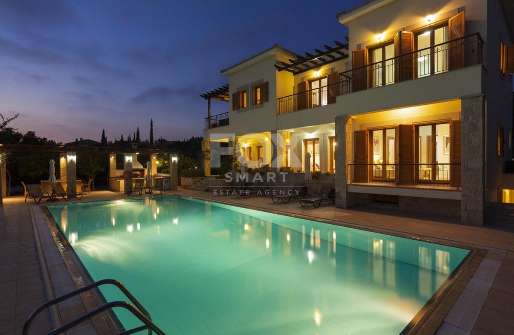 Property photo 1 of 11 Luxury Five Bedroom Villa On Eastern Plateau With Sea Views