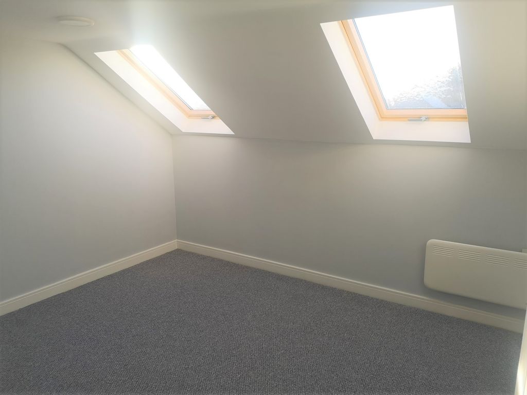 Property photo 3 of 6 Lounge