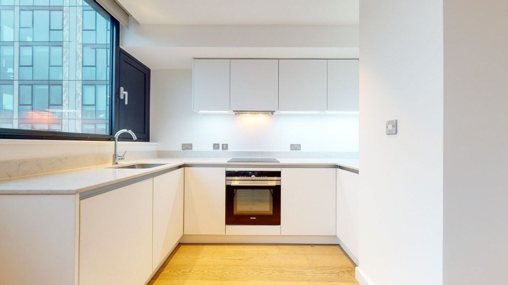 Property photo 2 of 11 Kitchen