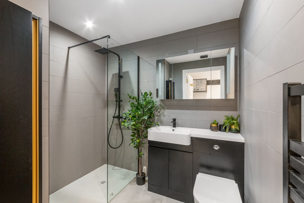 Property photo 3 of 16 1S4A5400