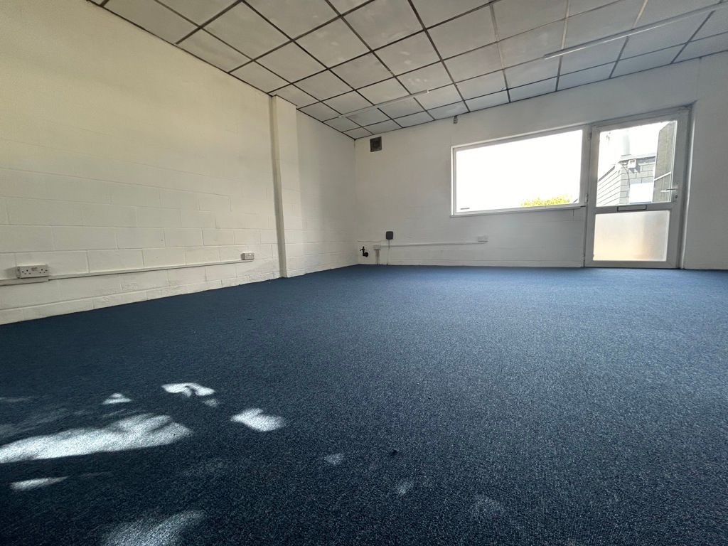 Property photo 2 of 6 Photo 3