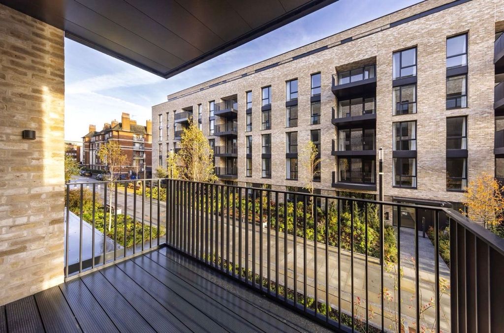 Property photo 2 of 9