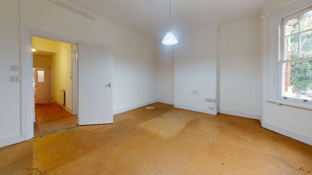 Property photo 3 of 12 Flat 90B Adelaide Road, West Ealing, London, W13 9Eb