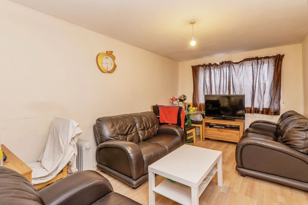 Property photo 3 of 11 Photography