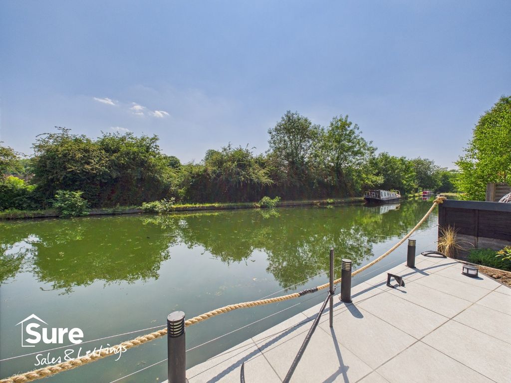 Property photo 2 of 20 4442361