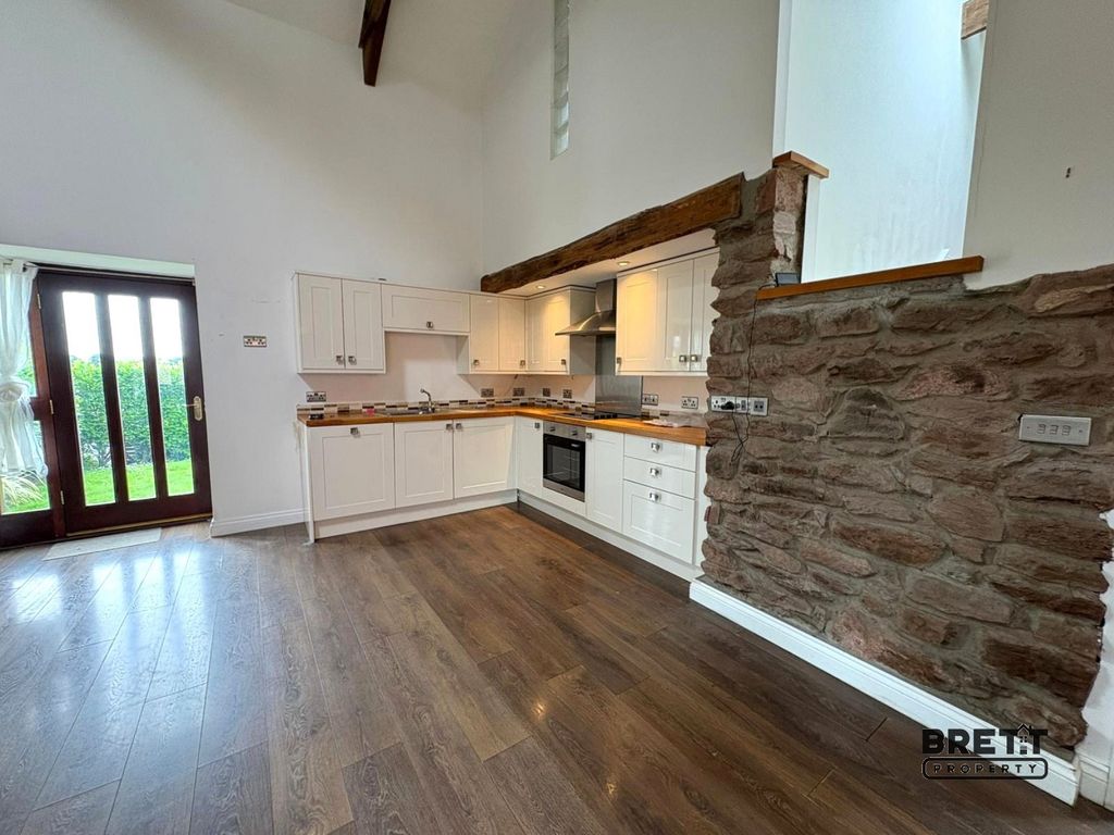 Property photo 3 of 11 Kitchen-Dining