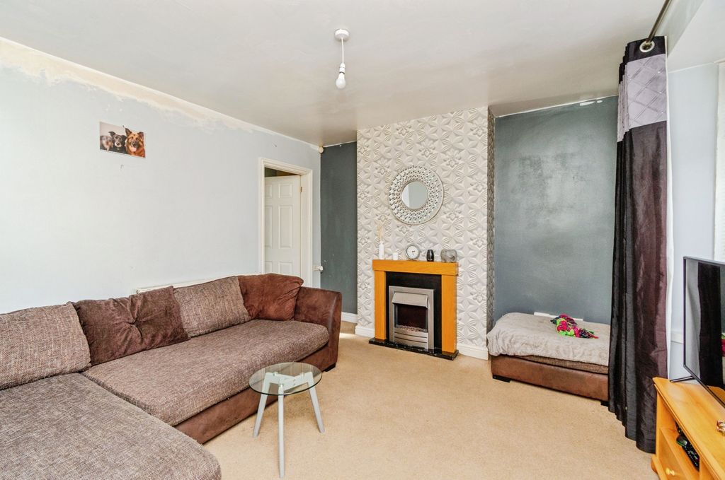 Property photo 2 of 14