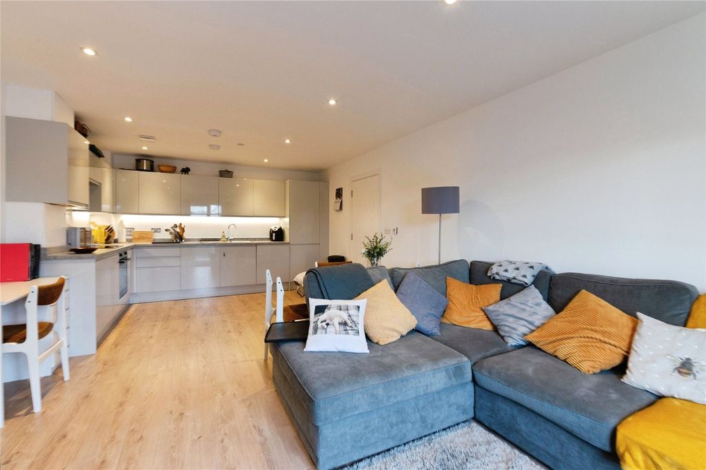 Property photo 2 of 14 Lounge/Kitchen